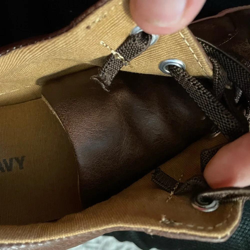 Boys Old Navy dress shoes. (No tie laces) Size 4.